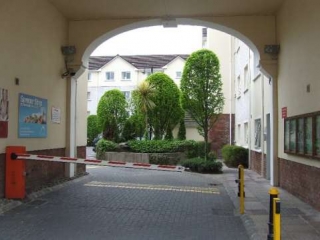 Deanshall Crosses Green