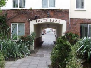 Deanshall Crosses Green